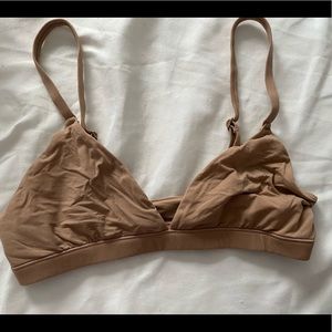 Skims fits everybody bralette/color Sienna.